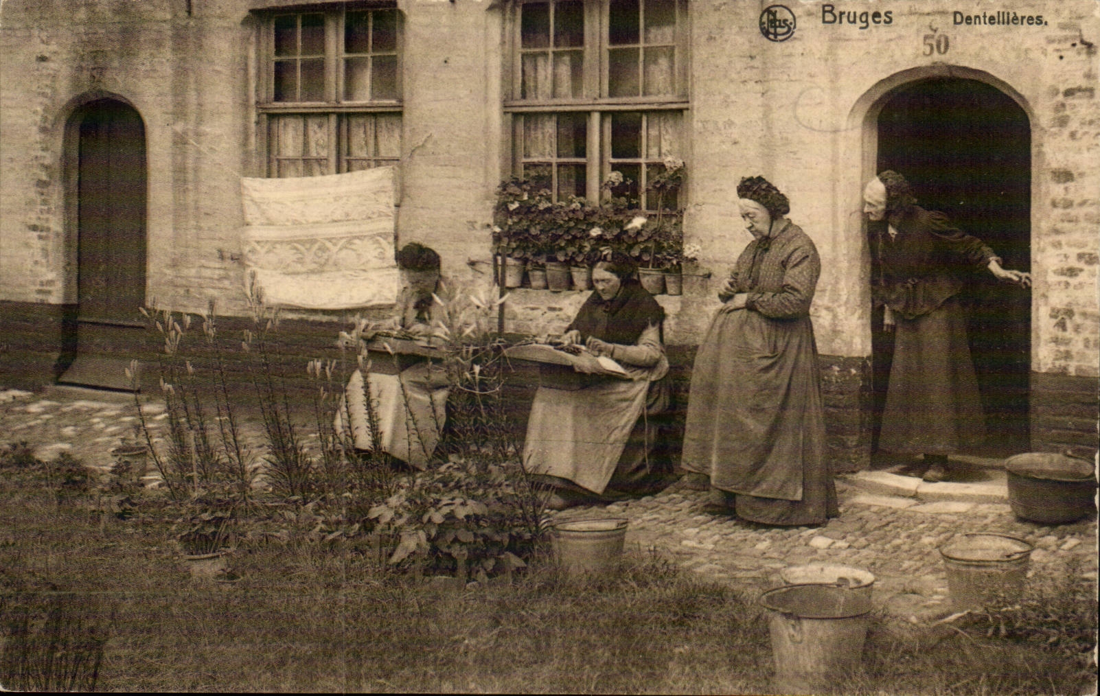 Belgium Bruges CPA Lacemakers (trade)