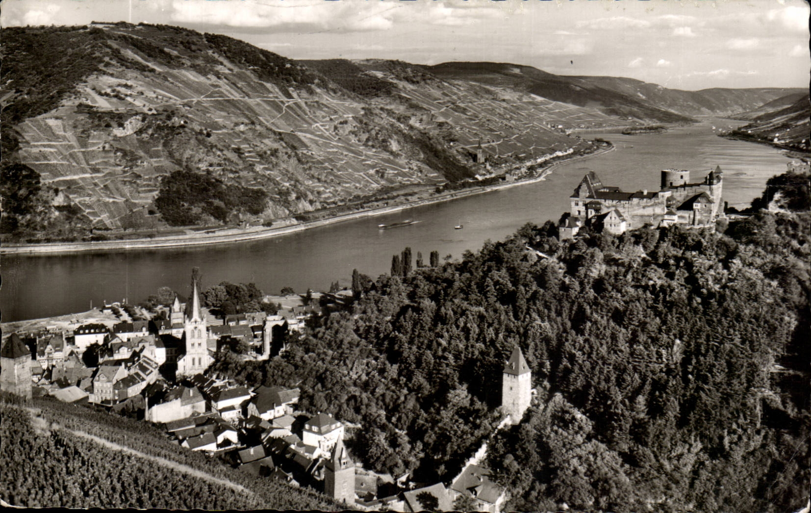 CPA Bacharach amndt Rhein put Blick auf Burg Stahleck