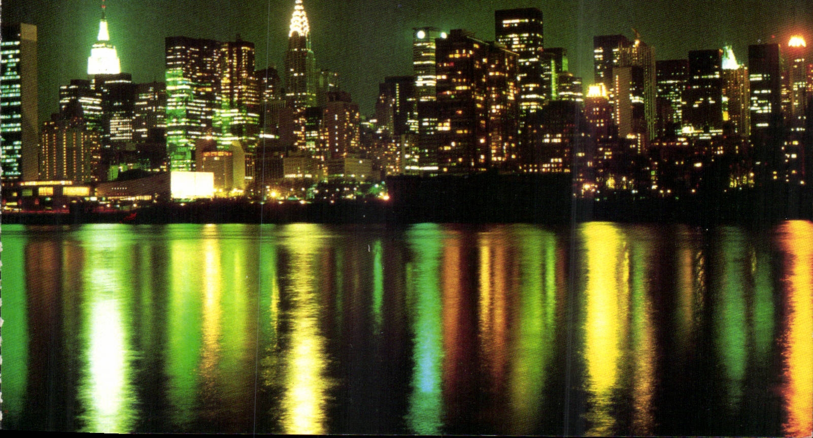 ETAS Plain - die USA - New- York CitySkyline an der Dammerung entlang dem Hudson um - CPA zu befestigen