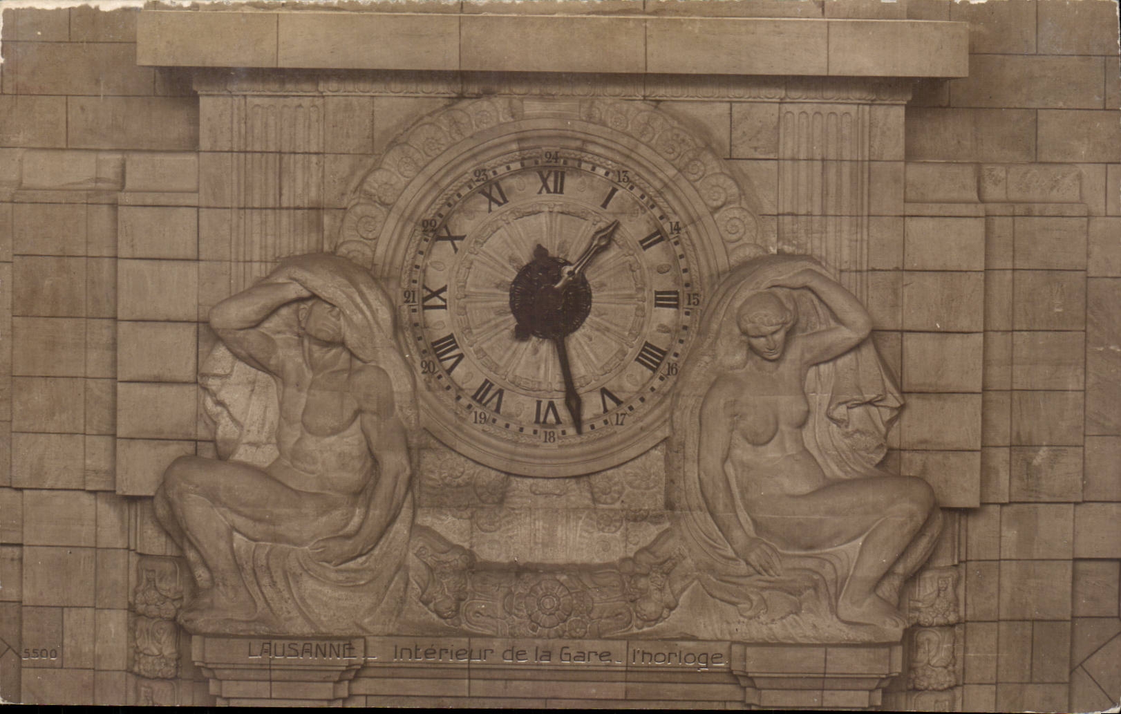 Suisse Lausanne CPA Interieur de la gare Horloge