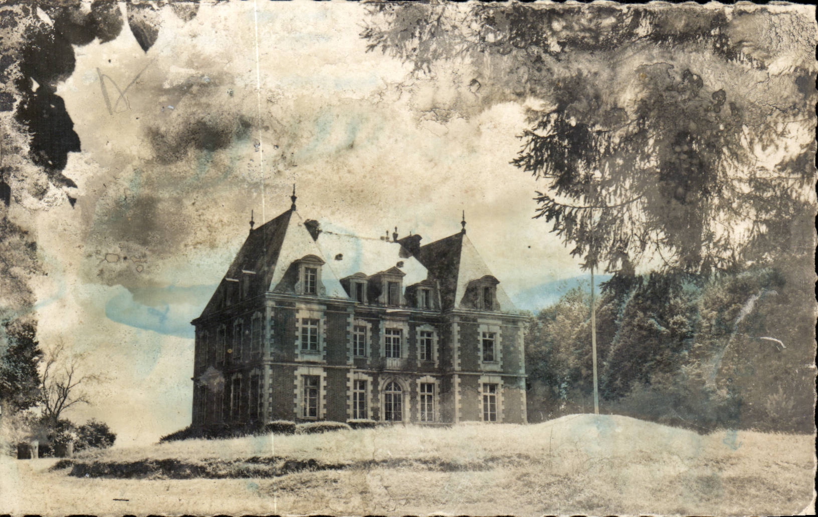 CPA Saint Leu strong the Castle of wood Cord