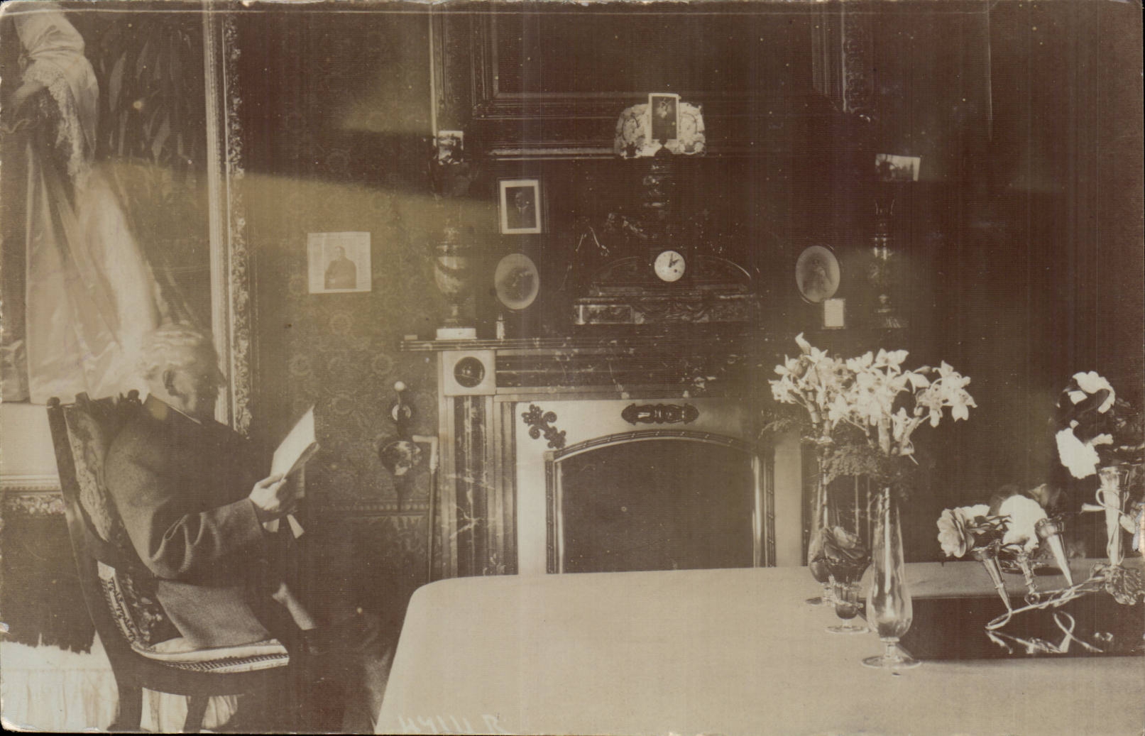 Real photo Character in costume (States Unos United States)