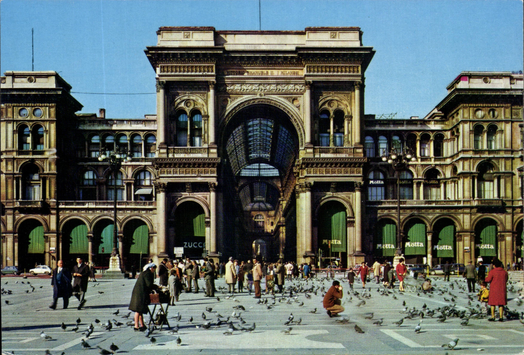 Italy Italia Milano MODERN CARD Galleria Vittorio Emanuele