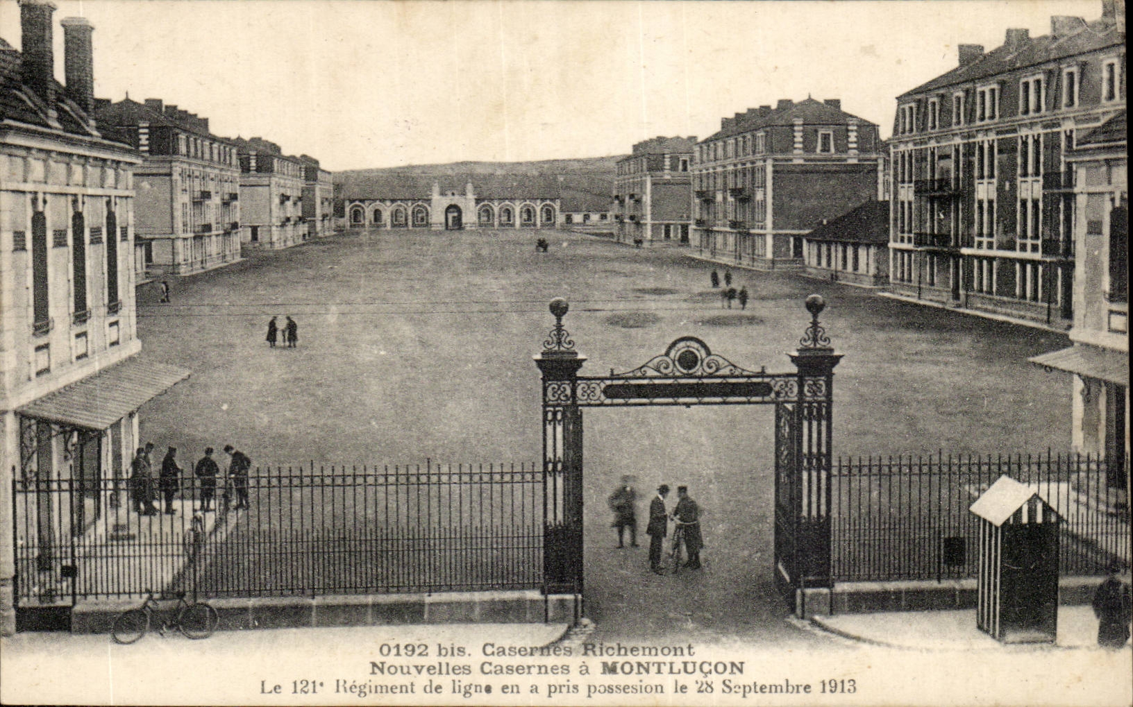 Casernes Richemont CPA Nouvelles casernes a Montlucon 121 regiment de ligne