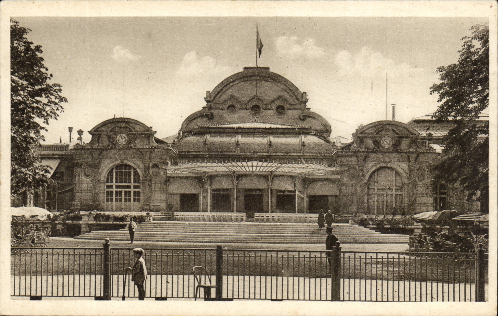 Vichy CPA FAcade du casino (style Renaissance)