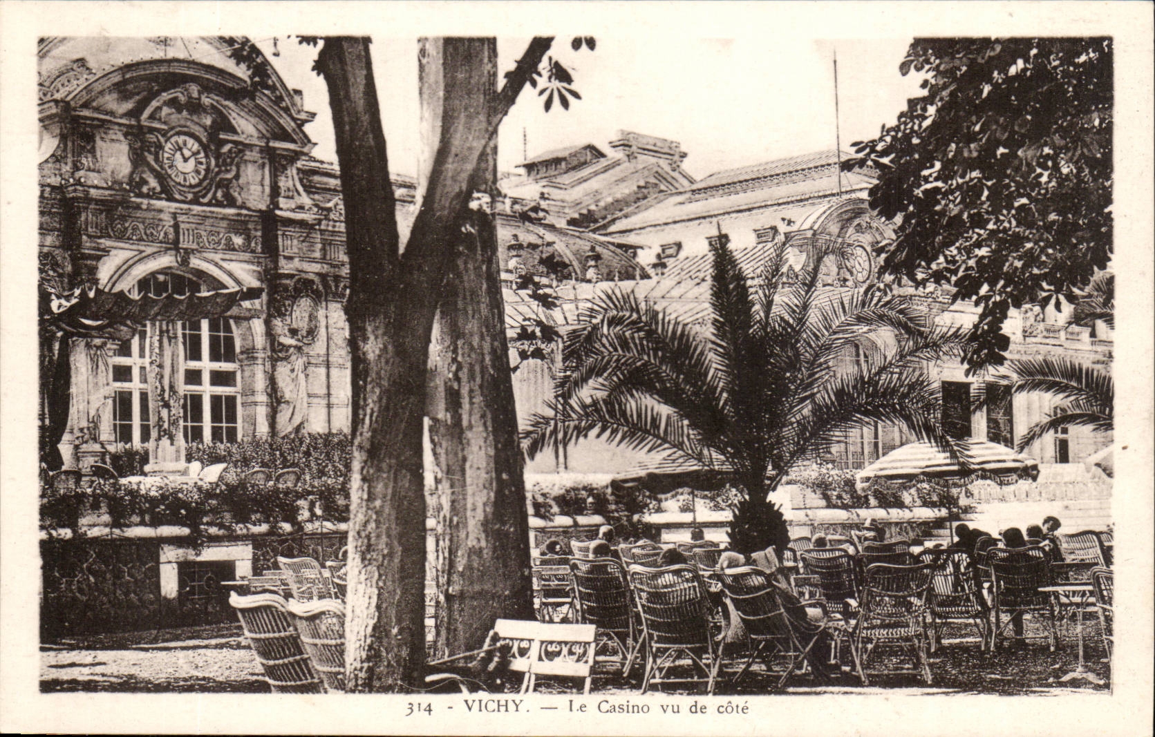 Vichy CPA Le casino vu de cote