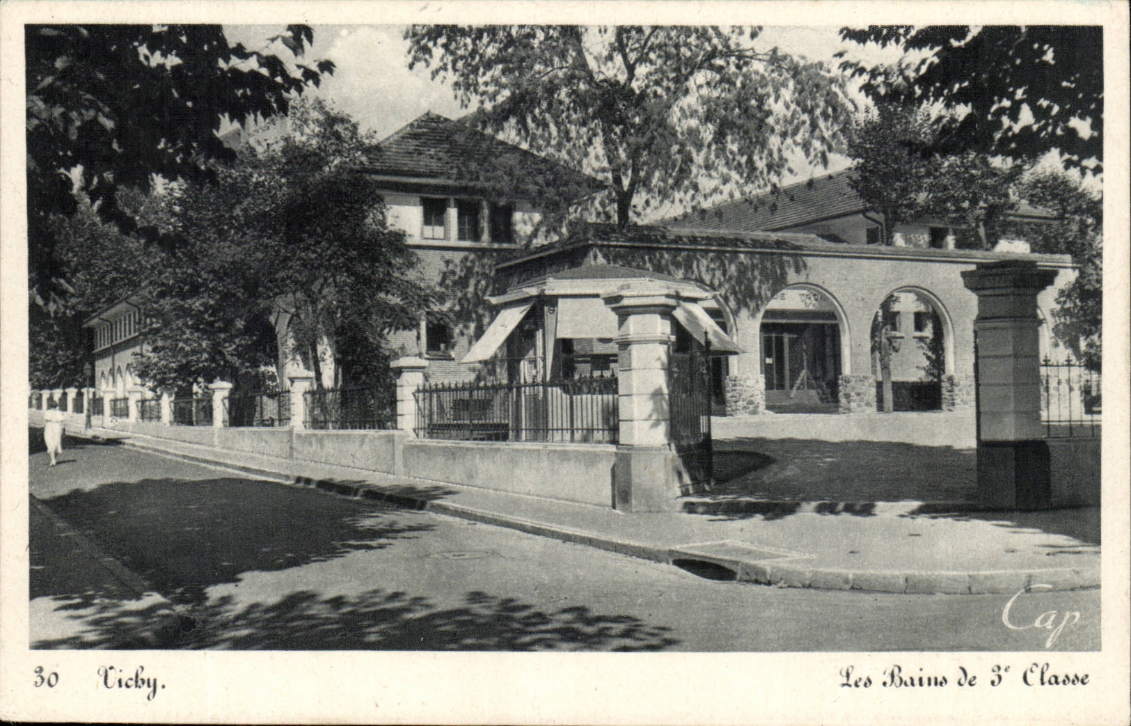 Vichy CPA Les bains de 3eme classe