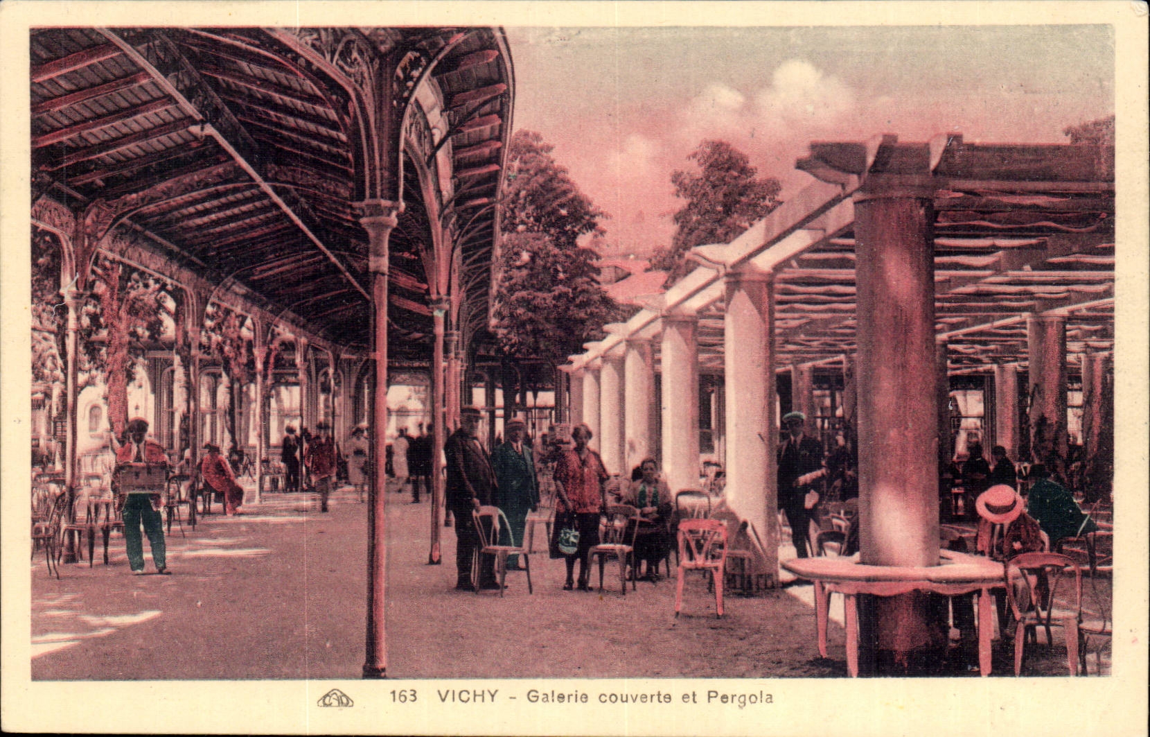 Vichy CPA Galerie couverte et Pergola