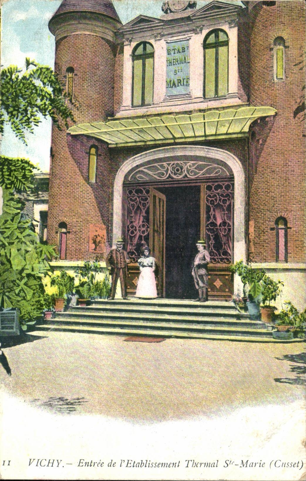 Vichy CPA Entree de l'etablissement thermal SteMarie (Cusset)