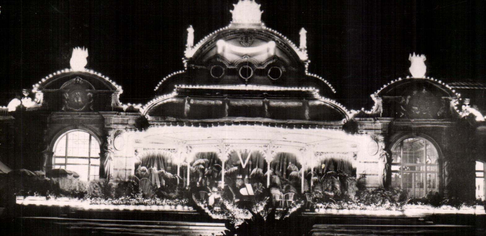 Vichy CPA Le casino la nuit