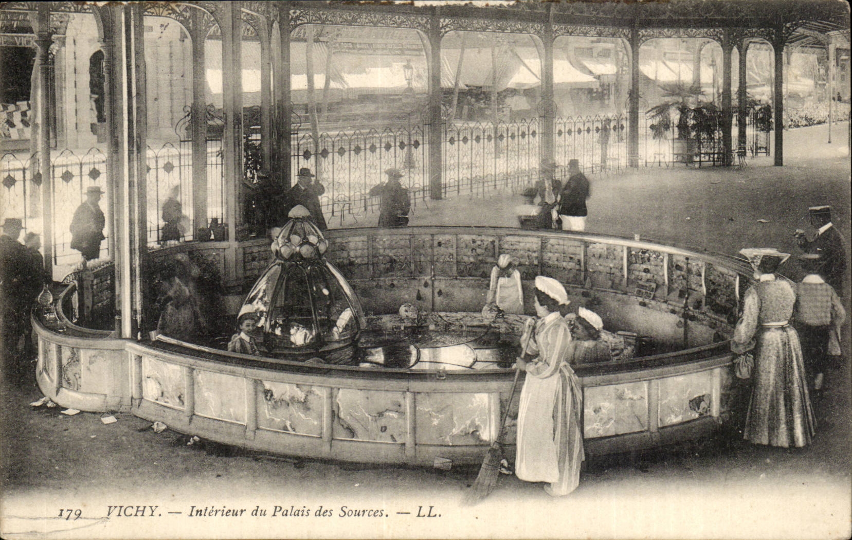 Vichy CPA Interieur du palais des Sources