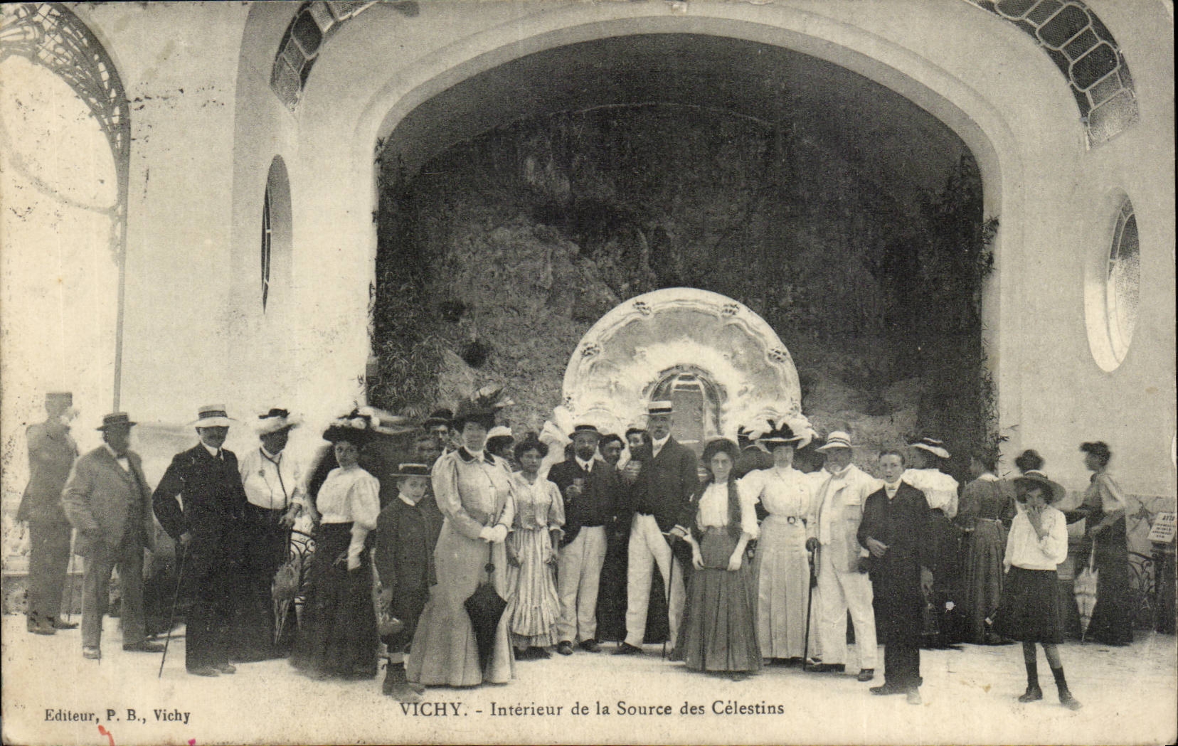 Vichy CPA Interieur de la source des CElestins 