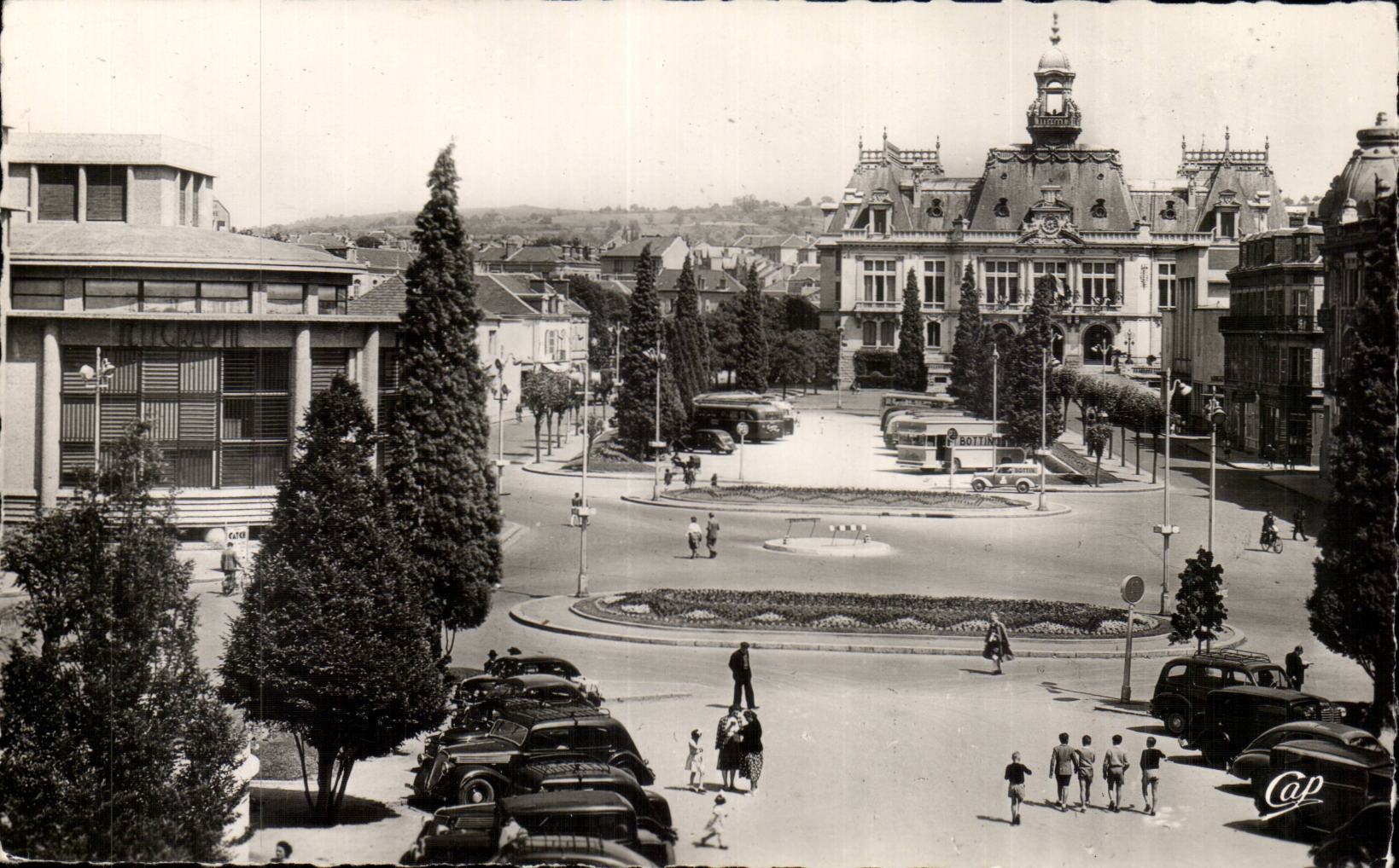 Vichy CPA Place de l'hotel de ville