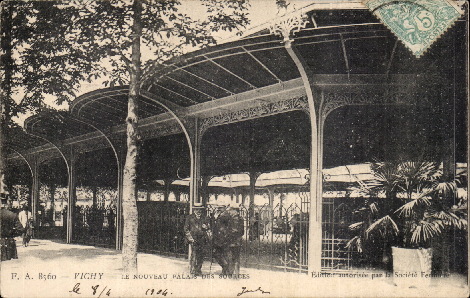 Vichy CPA Le nouveau palais des sources