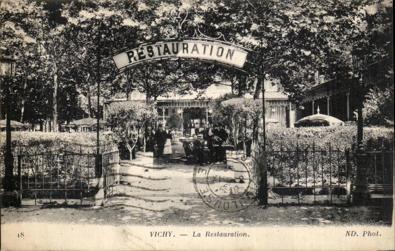 Vichy CPA La Restauration 