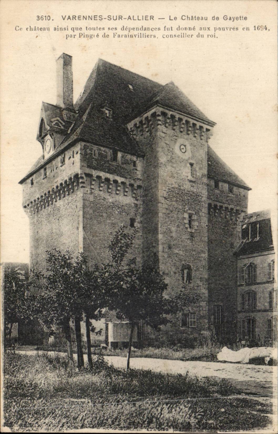 Varennes on Allier CPA the castle of Gayette