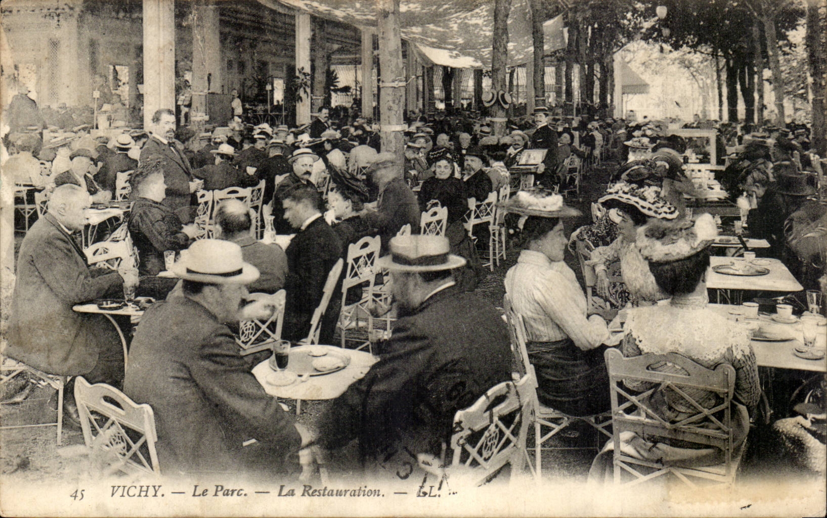 Vichy - Le Parc - Le Restauration - CPA 