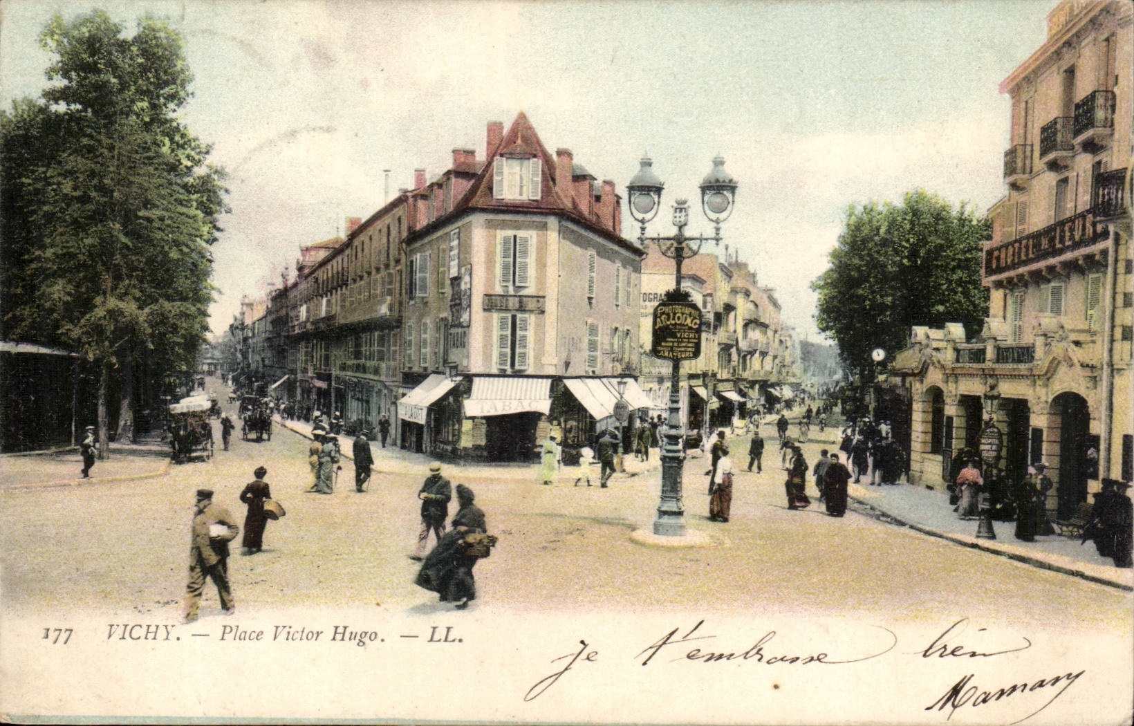 Vichy - Place Victor Hugo - CPA 