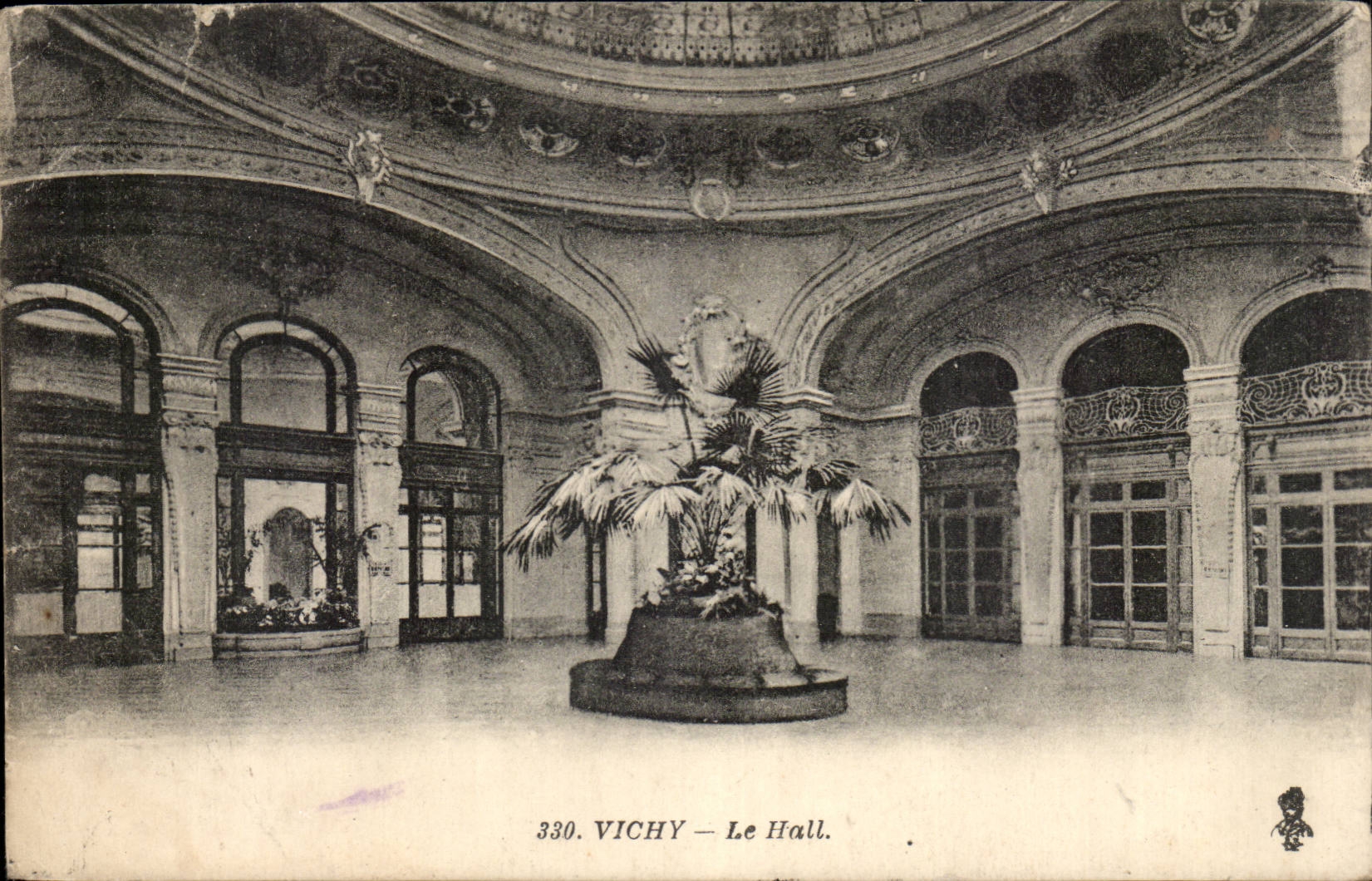 Vichy - Le Hall - CPA 