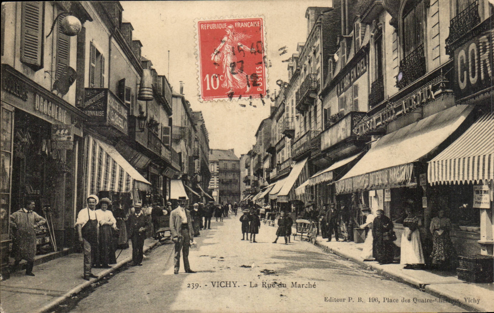 Vichy - Le Rue du Marche - CPA 