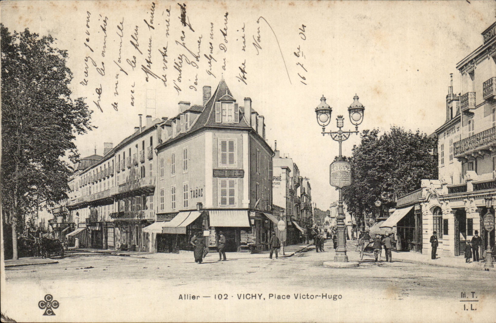 Vichy - Place Victor Hugo - CPA 