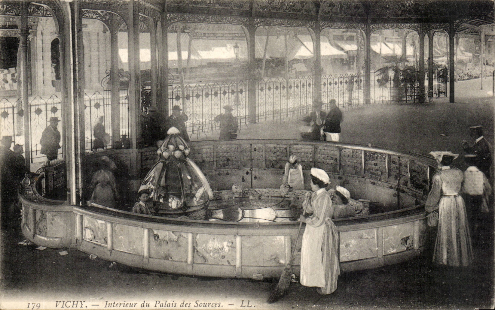 Vichy - Interieur du Palais des Sources - CPA 