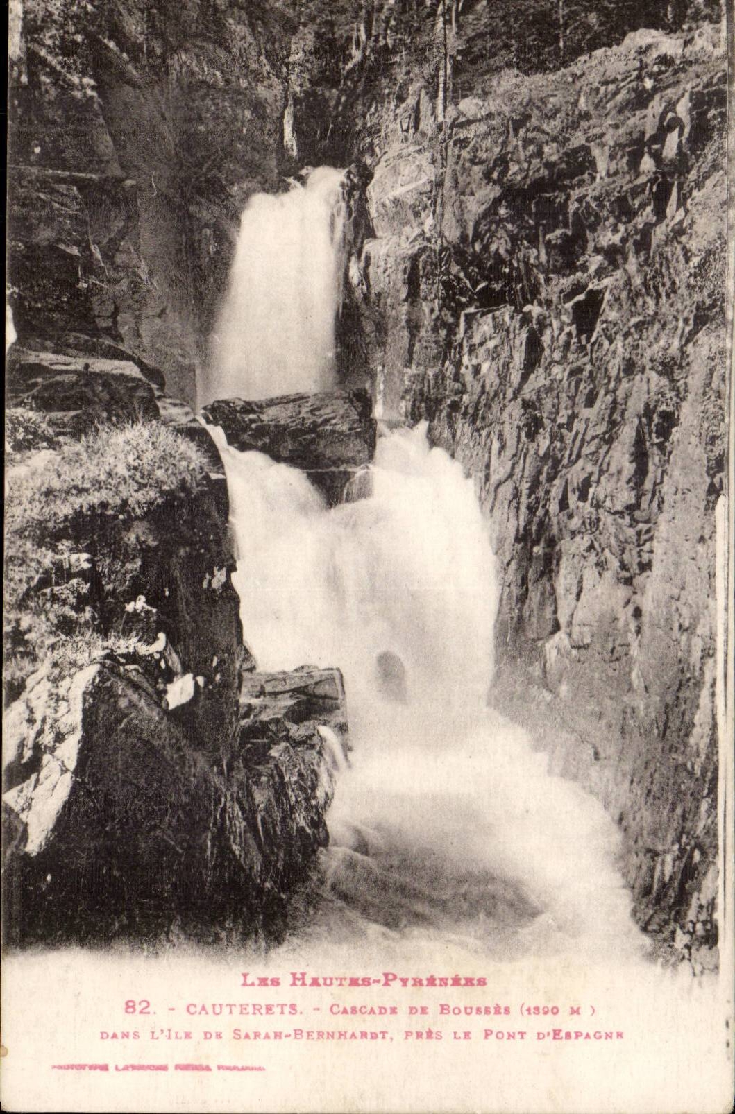CAuterets CPA Cascades of Flocks in the island of Sarah Bernhardt close the bridge of Spain
