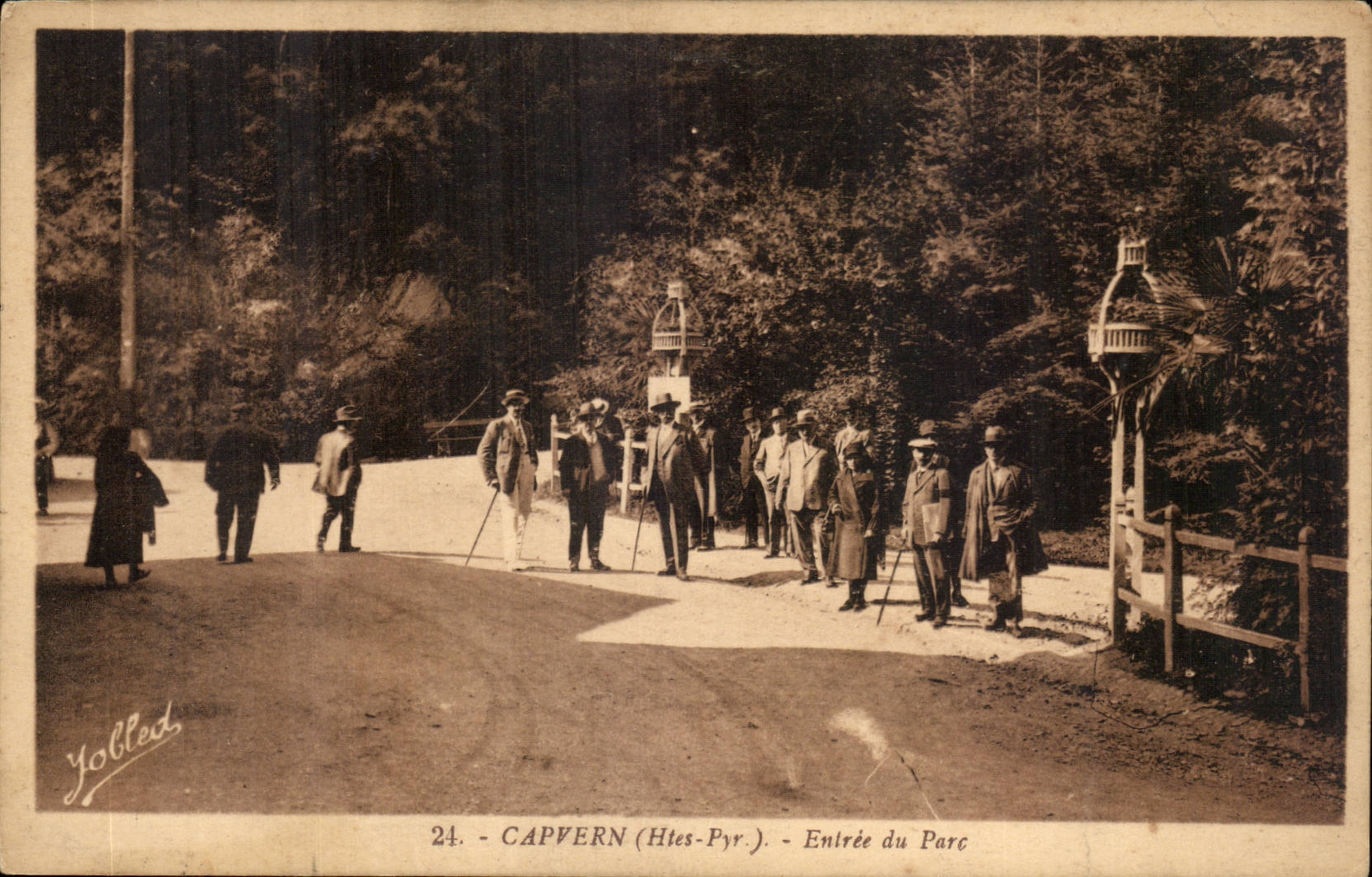 CApvern les Bains CPA Entrance of the park