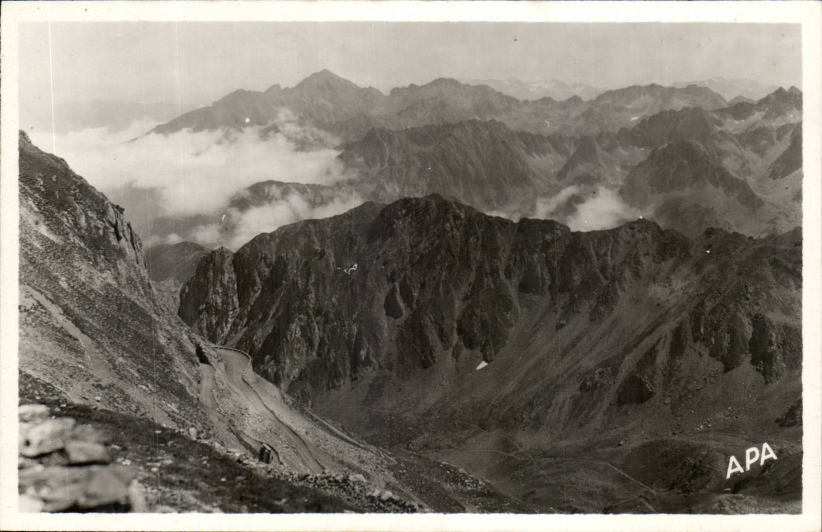 CPA the peak of the South of Bigorre the road and solid mass of Arbizon