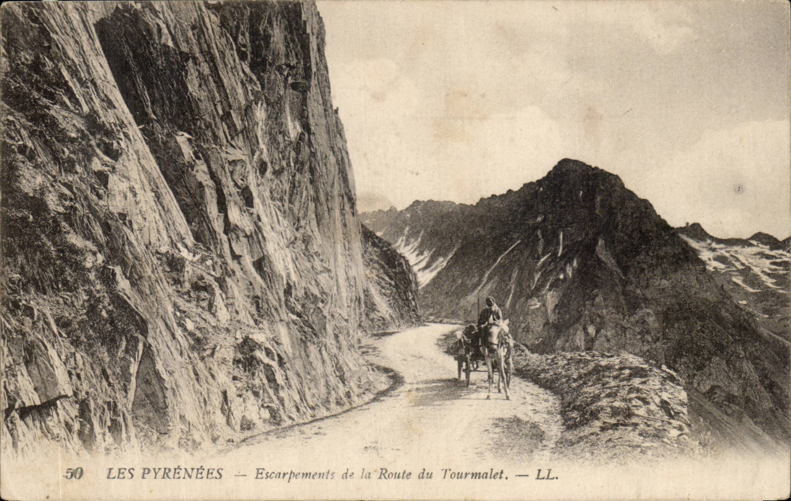 The Pyrenees CPA Escarpments of the road