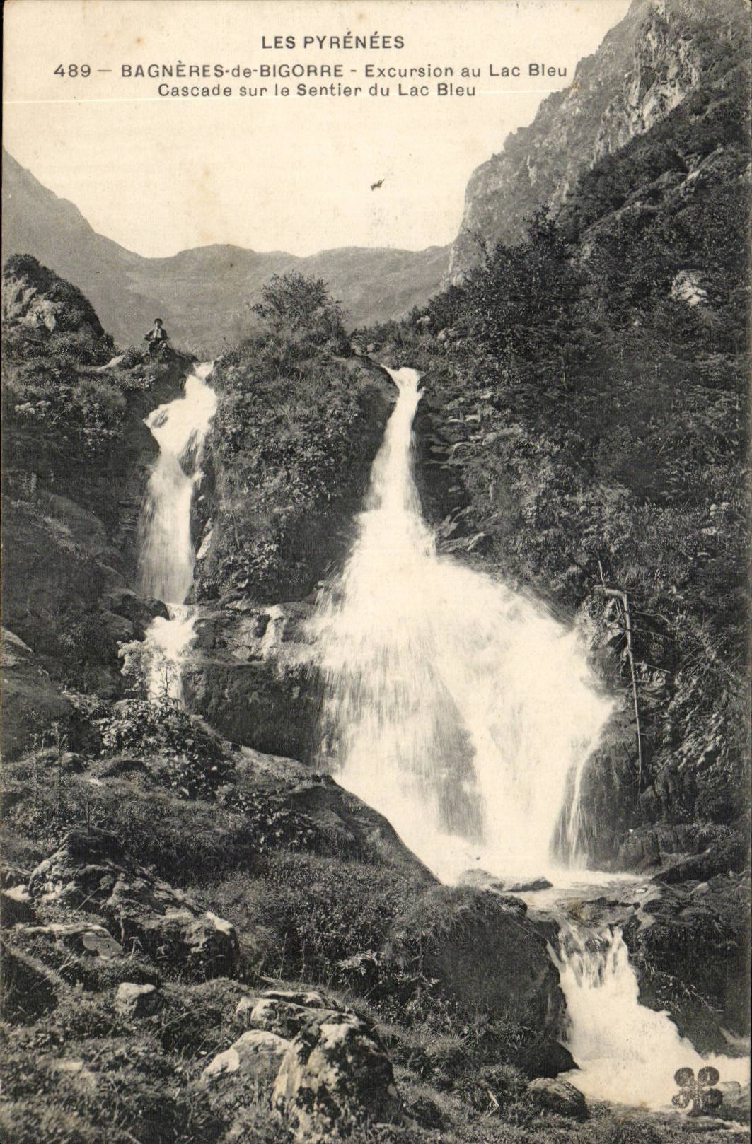 Bagneres de Bigorre CPA Excursion with the blue lake Cascades on the path of the blue lake