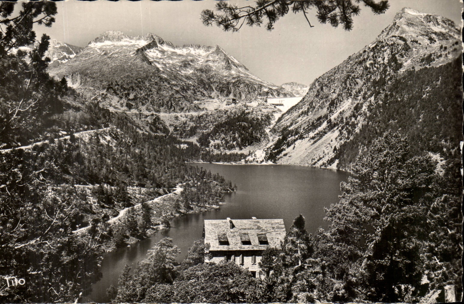 Valley of Aure - the Lake Ordedon 1851 m the Hotel trade Mountain of Estaragnes 3036 m CPA