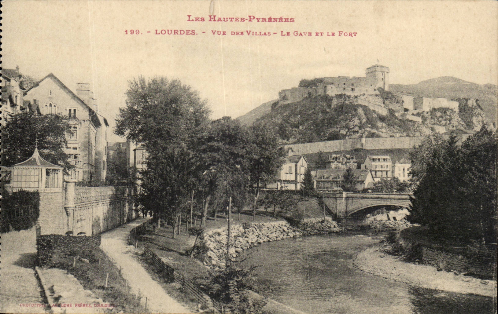 CPA Lourdes Seen of the villas Gave and the fort