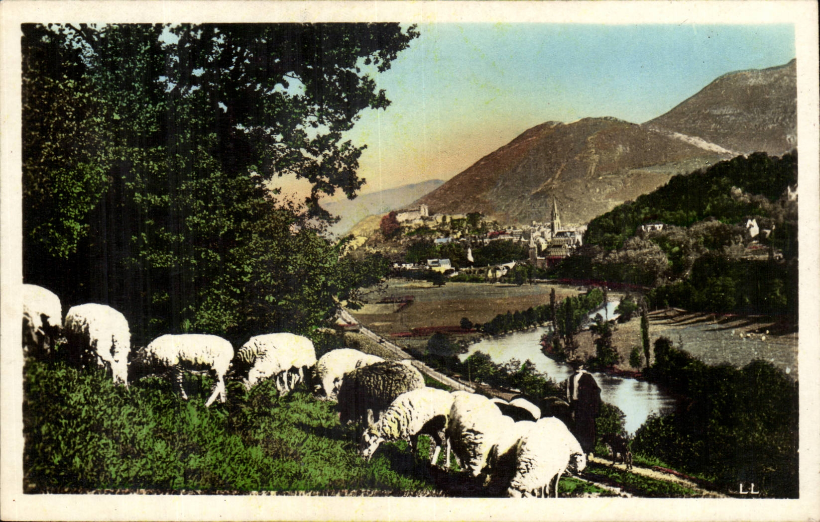 CPA Lourdes Seen of the valley and the peak of Jer Sheep