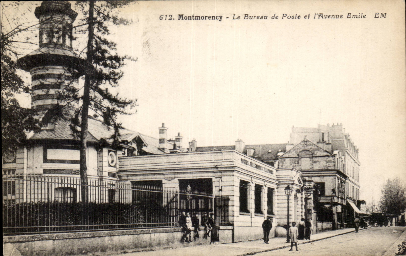 Montmorency CPA the post office and the Emile avenue