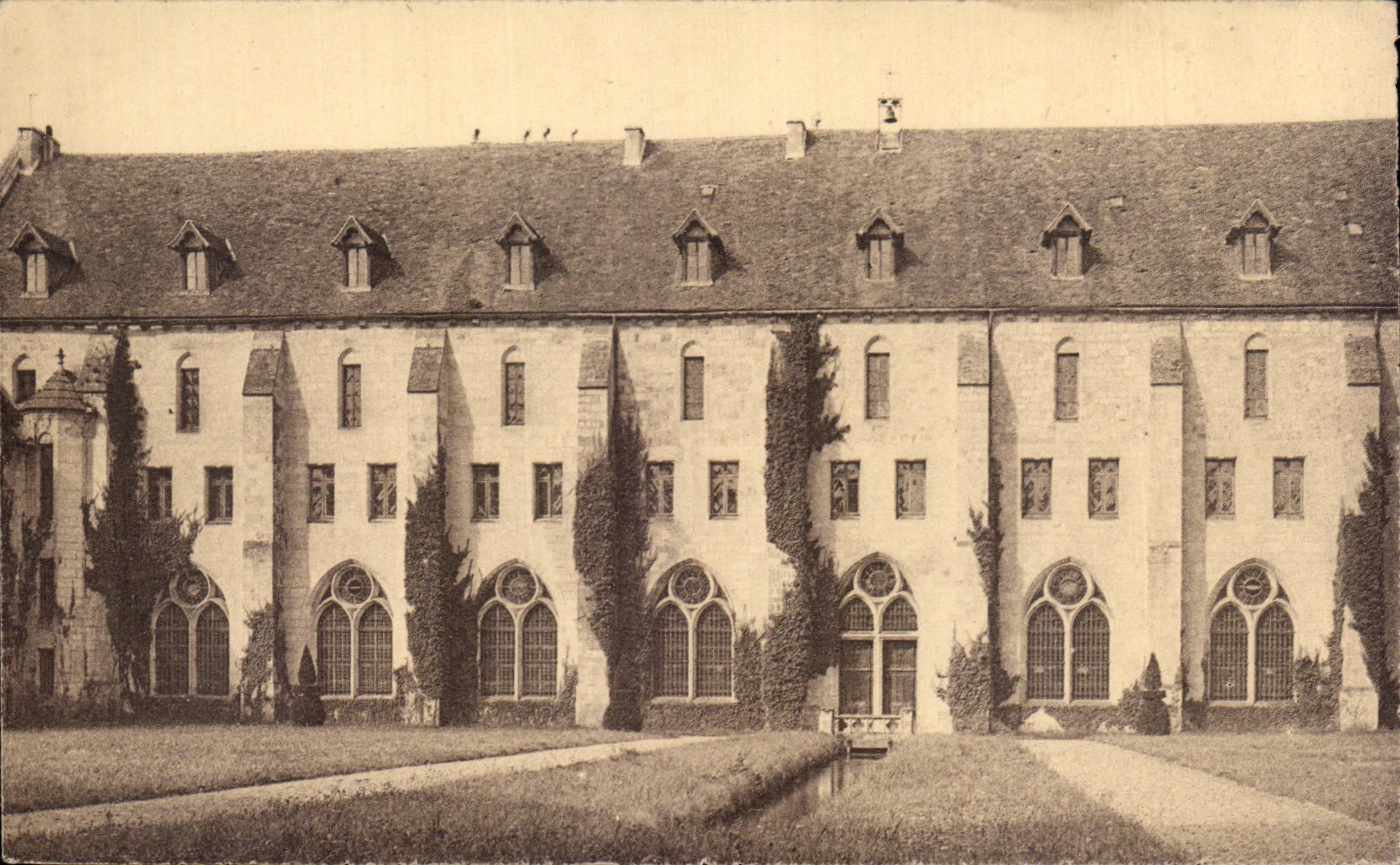 CPA Abbey of Royaumont Asnieres on Oise Building of the dormitories