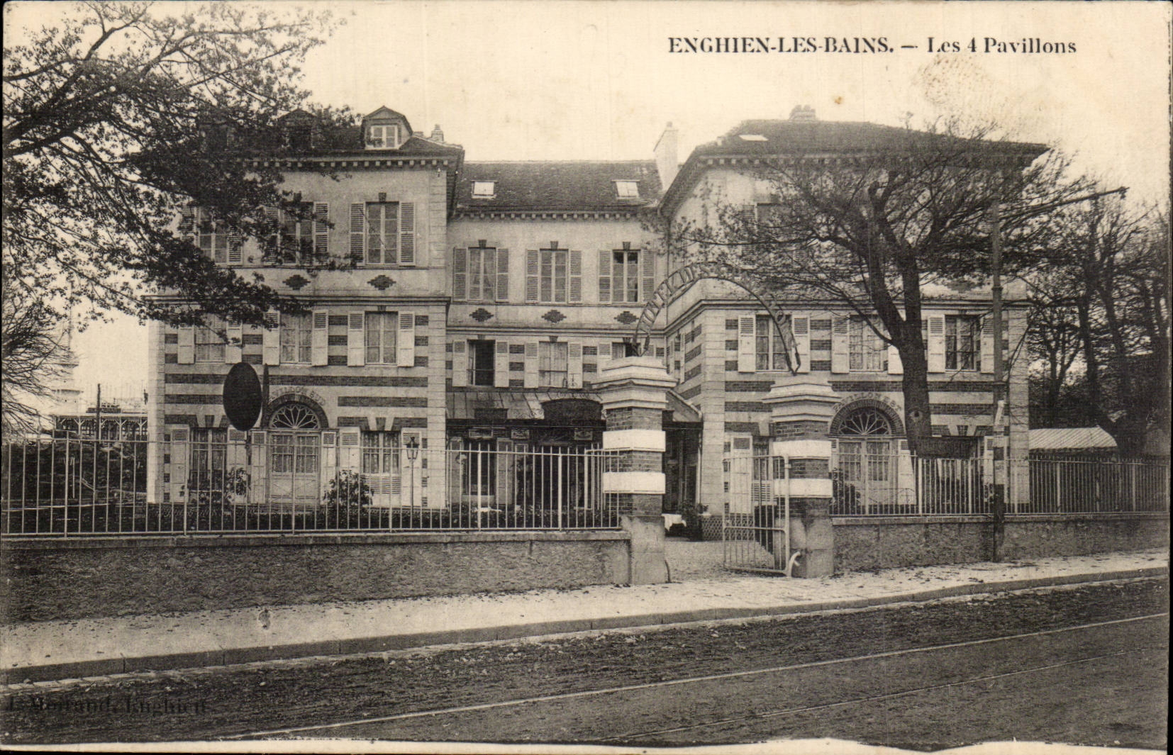Enghien les Bains CPA 4 houses