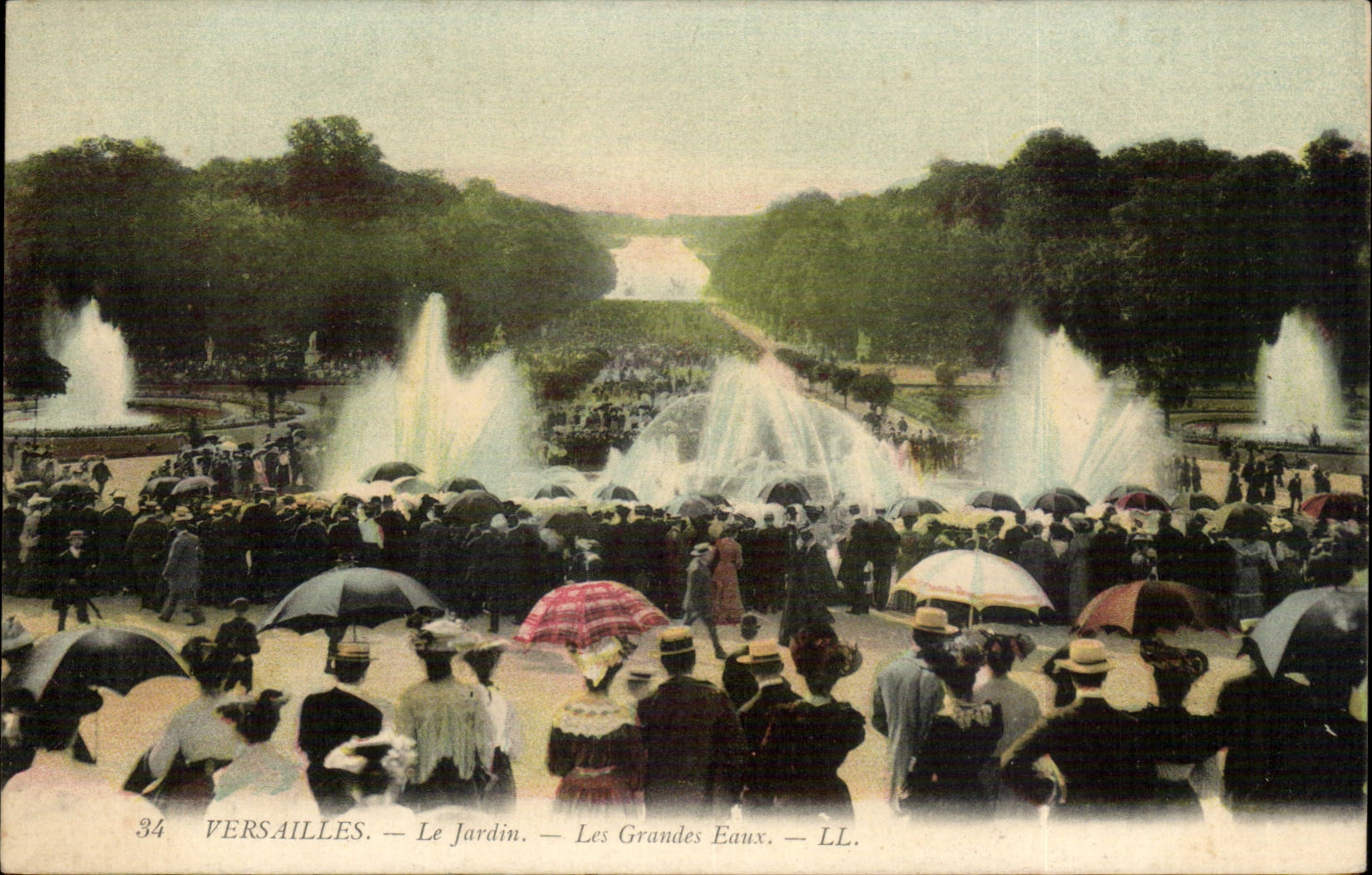 Versailles CPA the garden large water