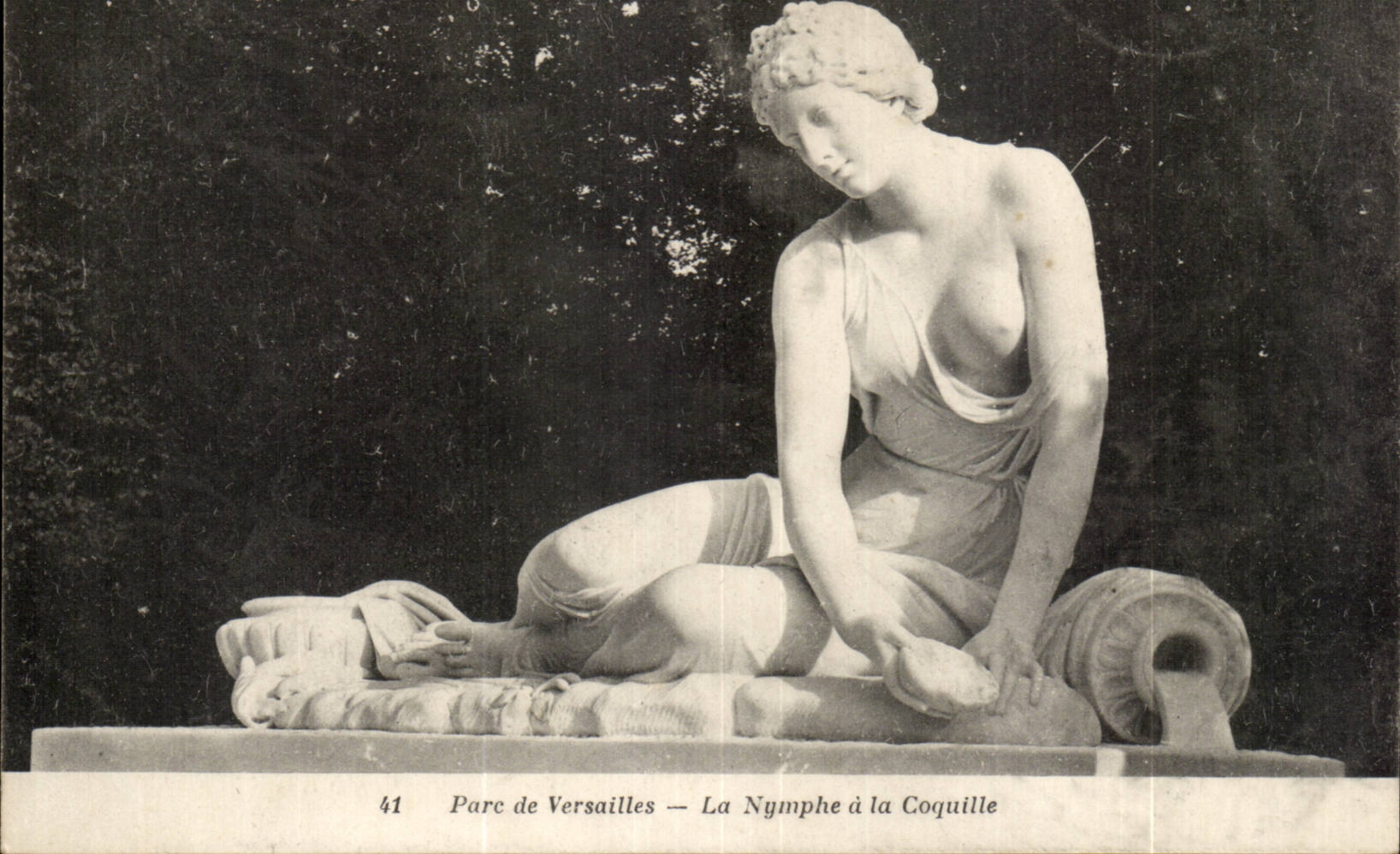 Versailles CPA Park the nymph with the shell