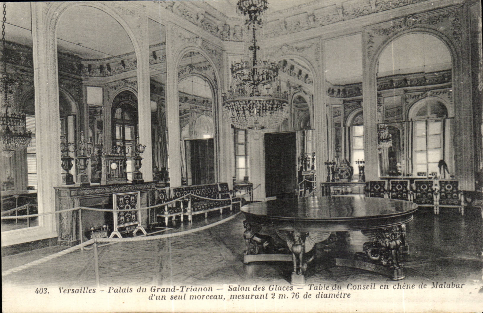 Versailles CPA Palais of Large Trianon Salon of the ices Counts of the council in oak of Hefty fellow of only one piece