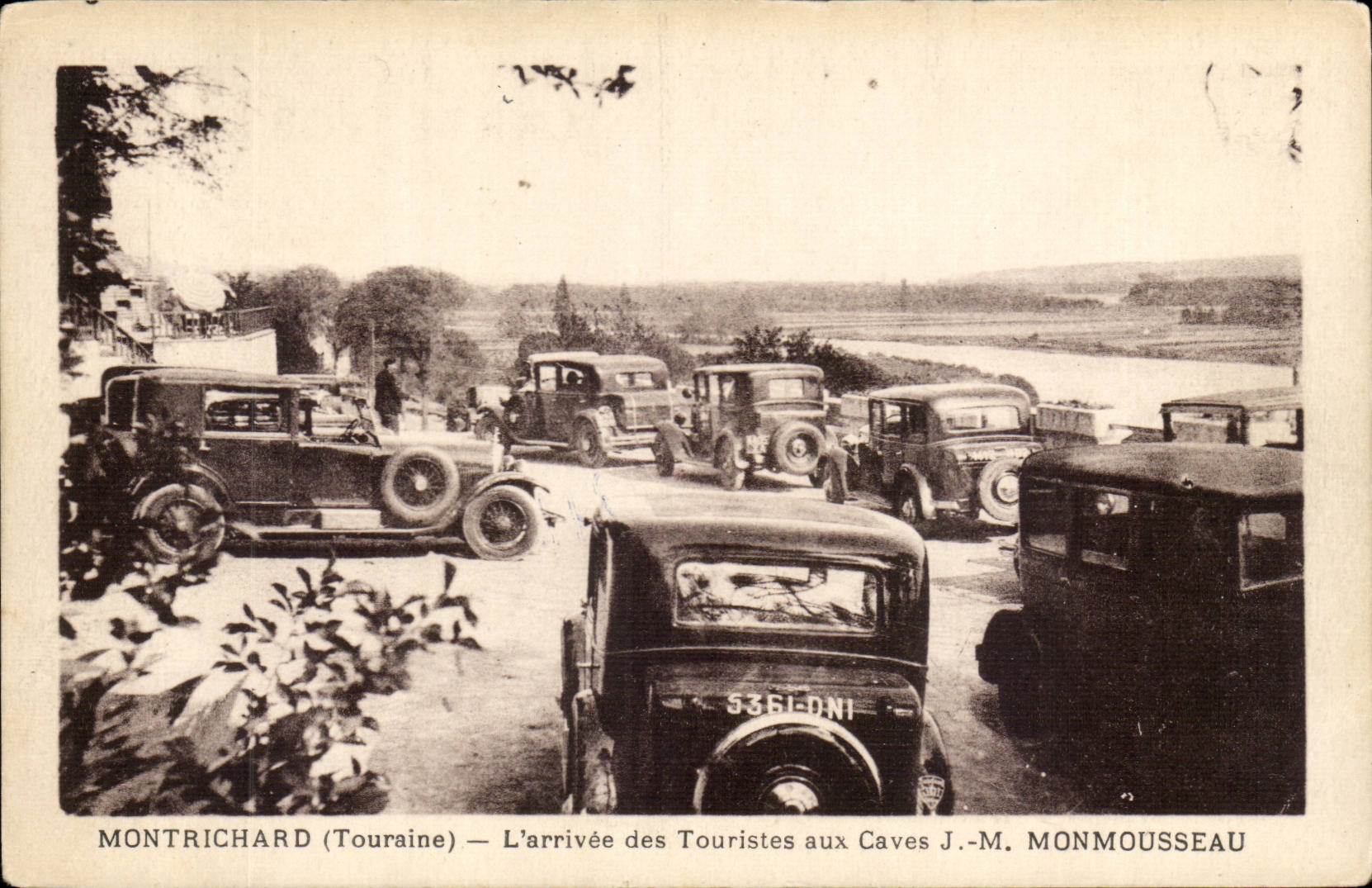 Montrichard CPA the arriee of the tourists at the cellars J Mr Monmousseau