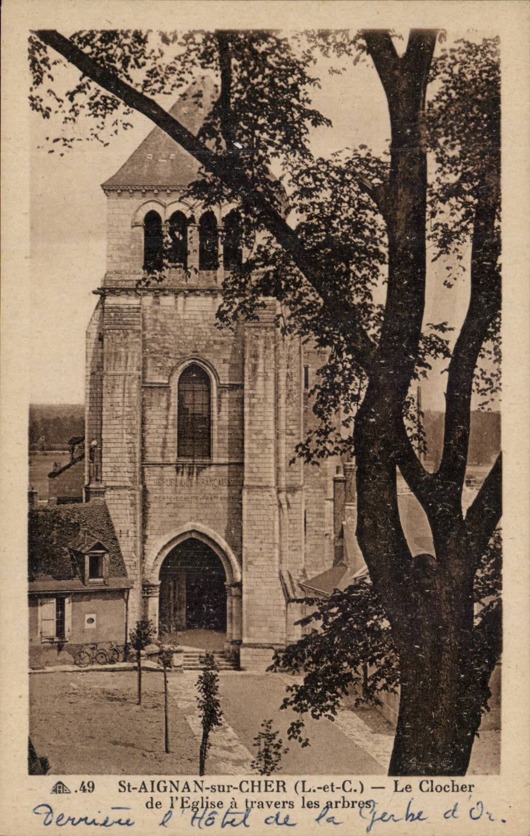 Saint Aignan sur Cher CPA Le clocher de l'eglise a travers les arbres