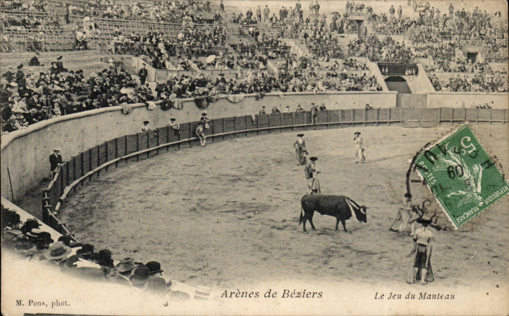 Beziers CPA Arena of Beziers play of the coat (bullfighting bull toro)