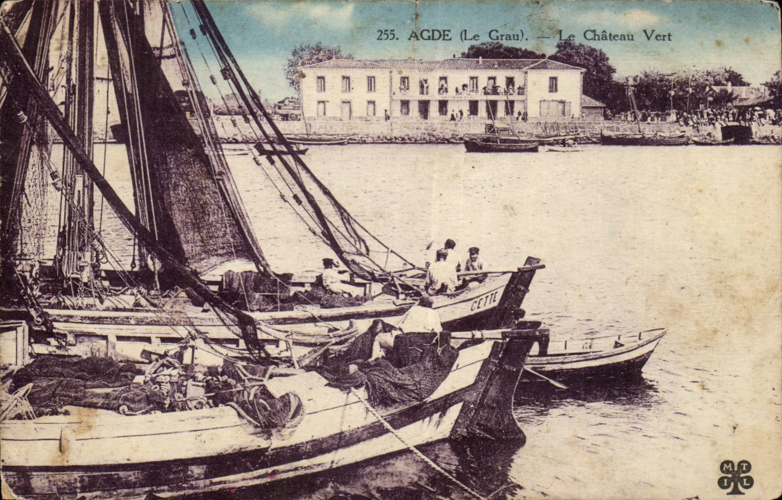 Agde CPA green Castle (boat)