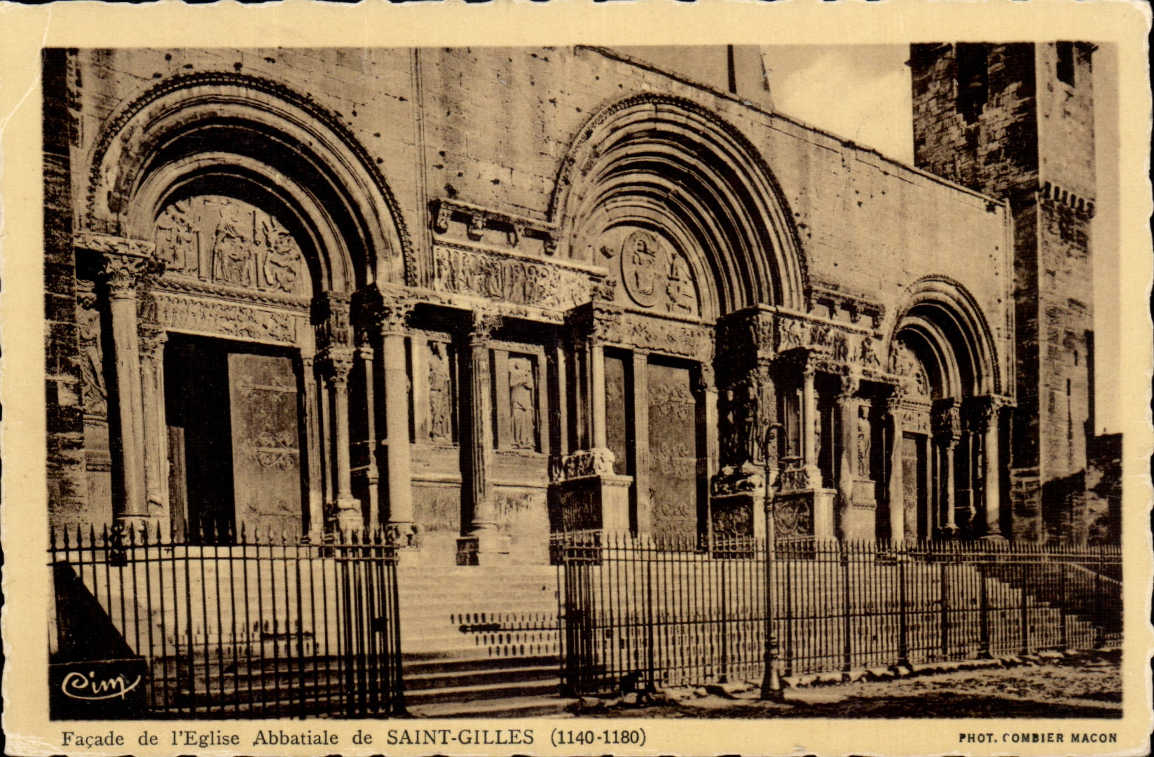 Saint Gilles - Facade de l'Eglise Abbatiale CPA 