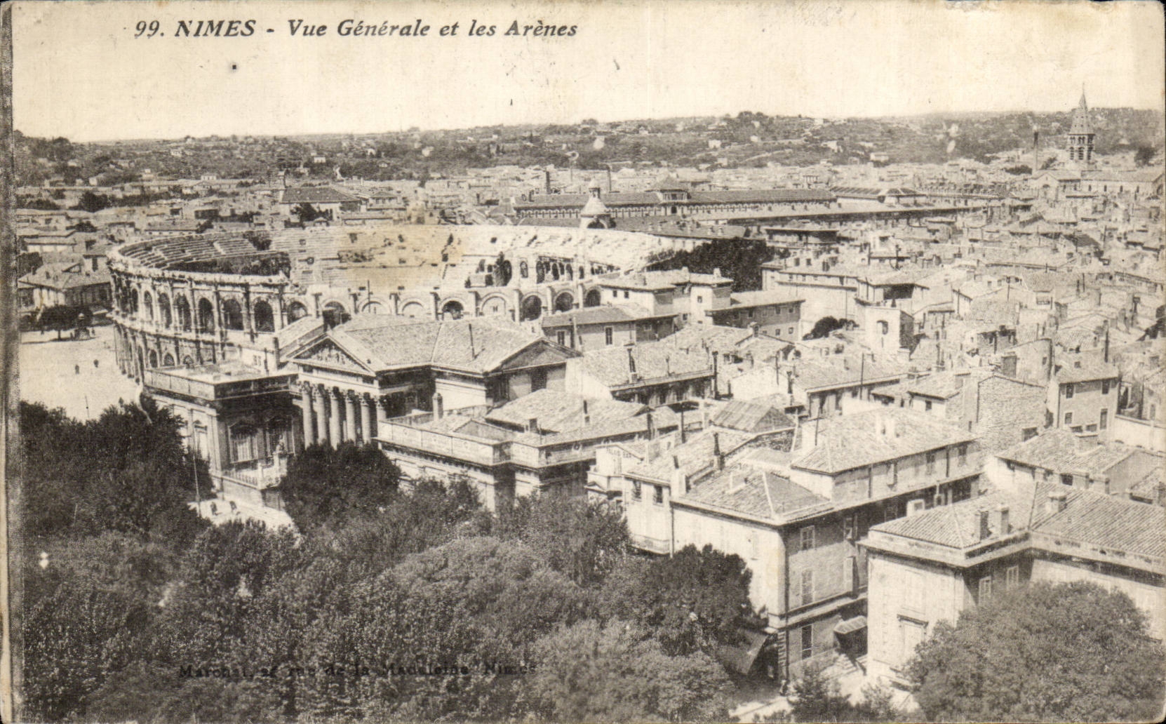 Ansicht Nimes-CPA und die Arena