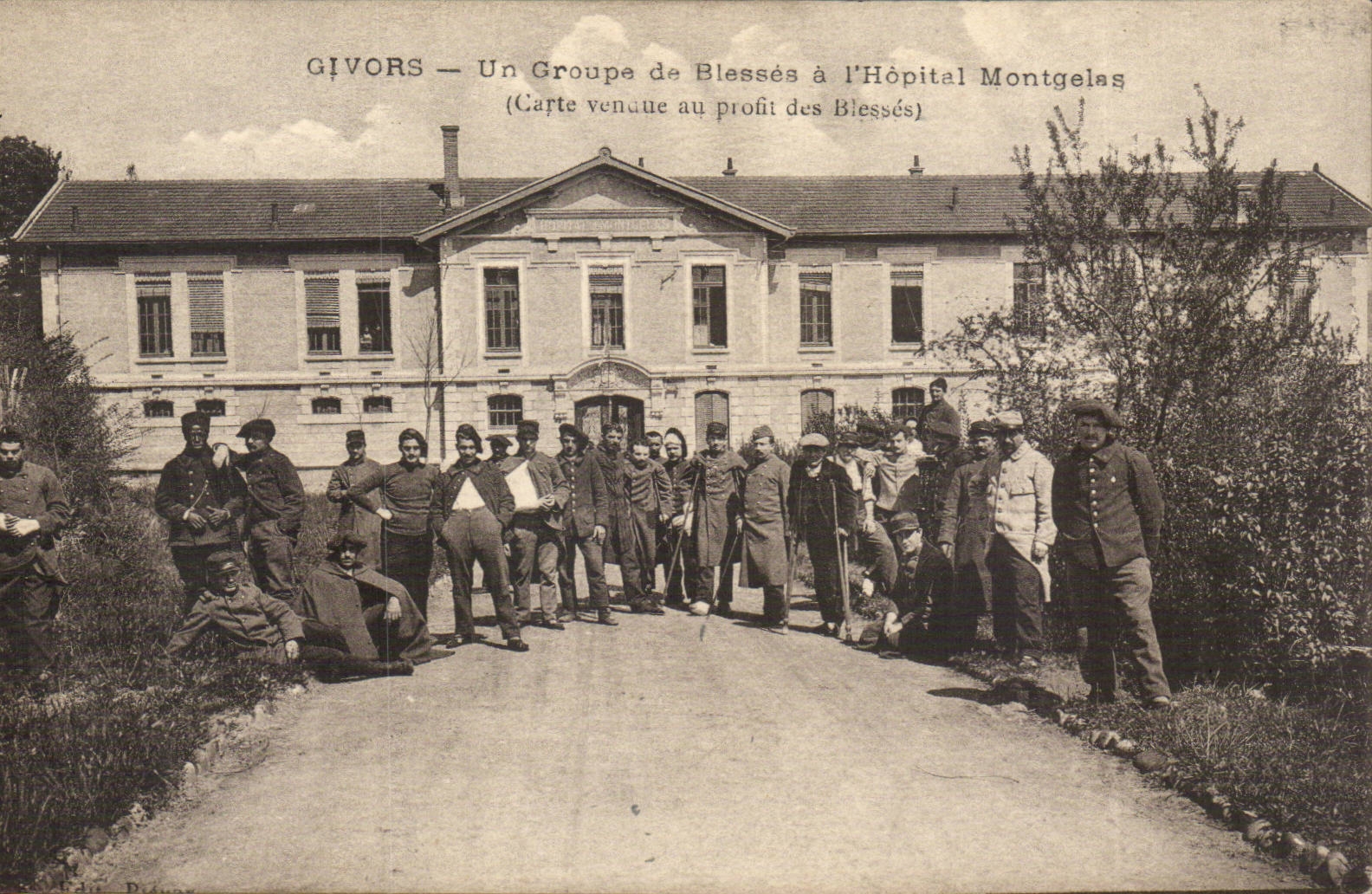 Givors CPA a group of wound at the Montgelas hospital
