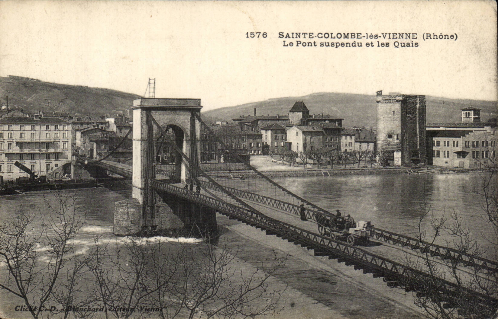 Saint Dove Vienna CPA the suspension bridge and quays