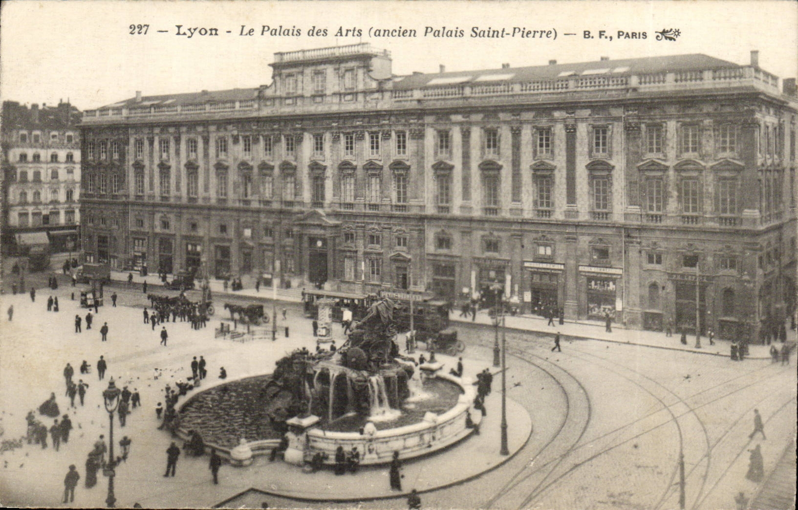 CPA Lyon the palate of Arts (old palate Saint Pierre)