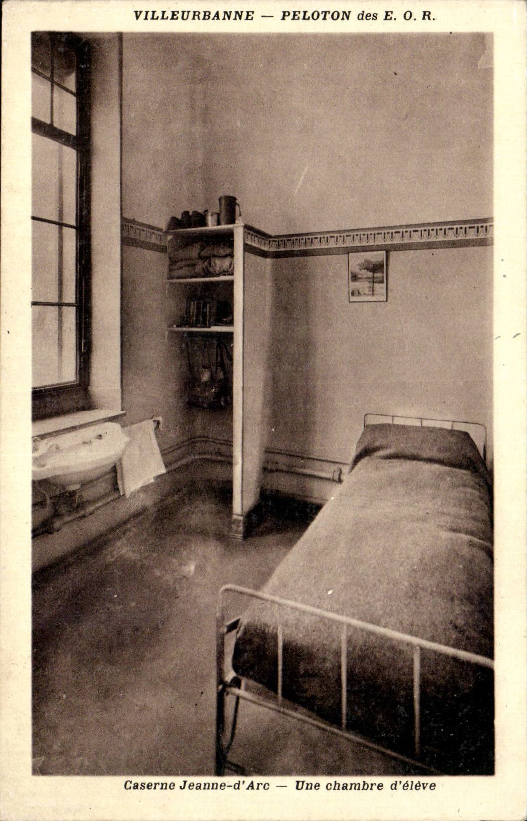 CPA Villeurbanne Group of the EOR Jeanne Barracks of arc a room of high Militaria